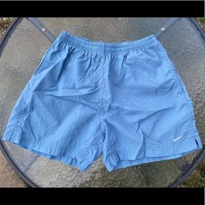 VTG 90’s Nike shorts size M